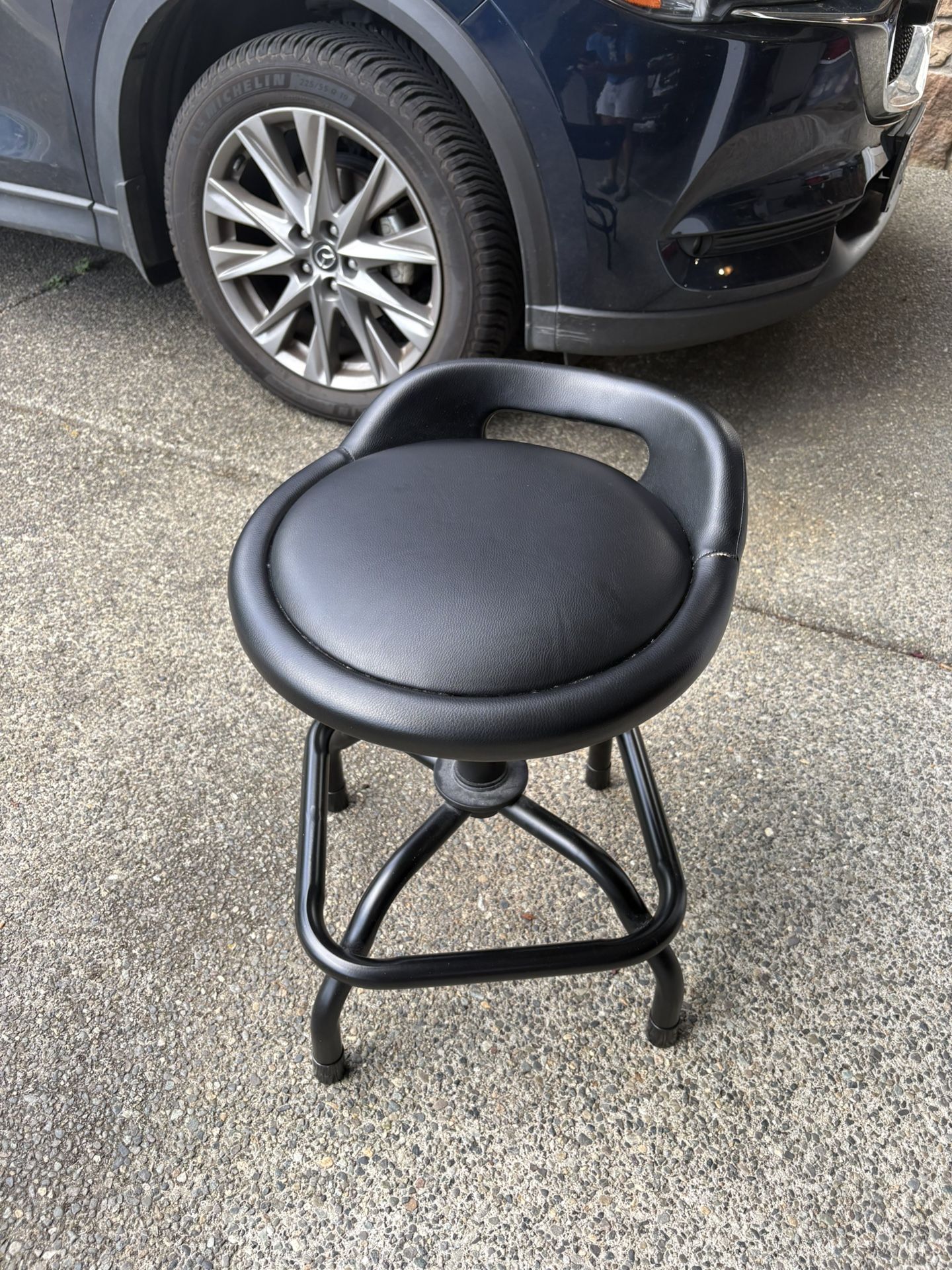 Swivel Bar Stool – Black Metal Frame with Padded Seat