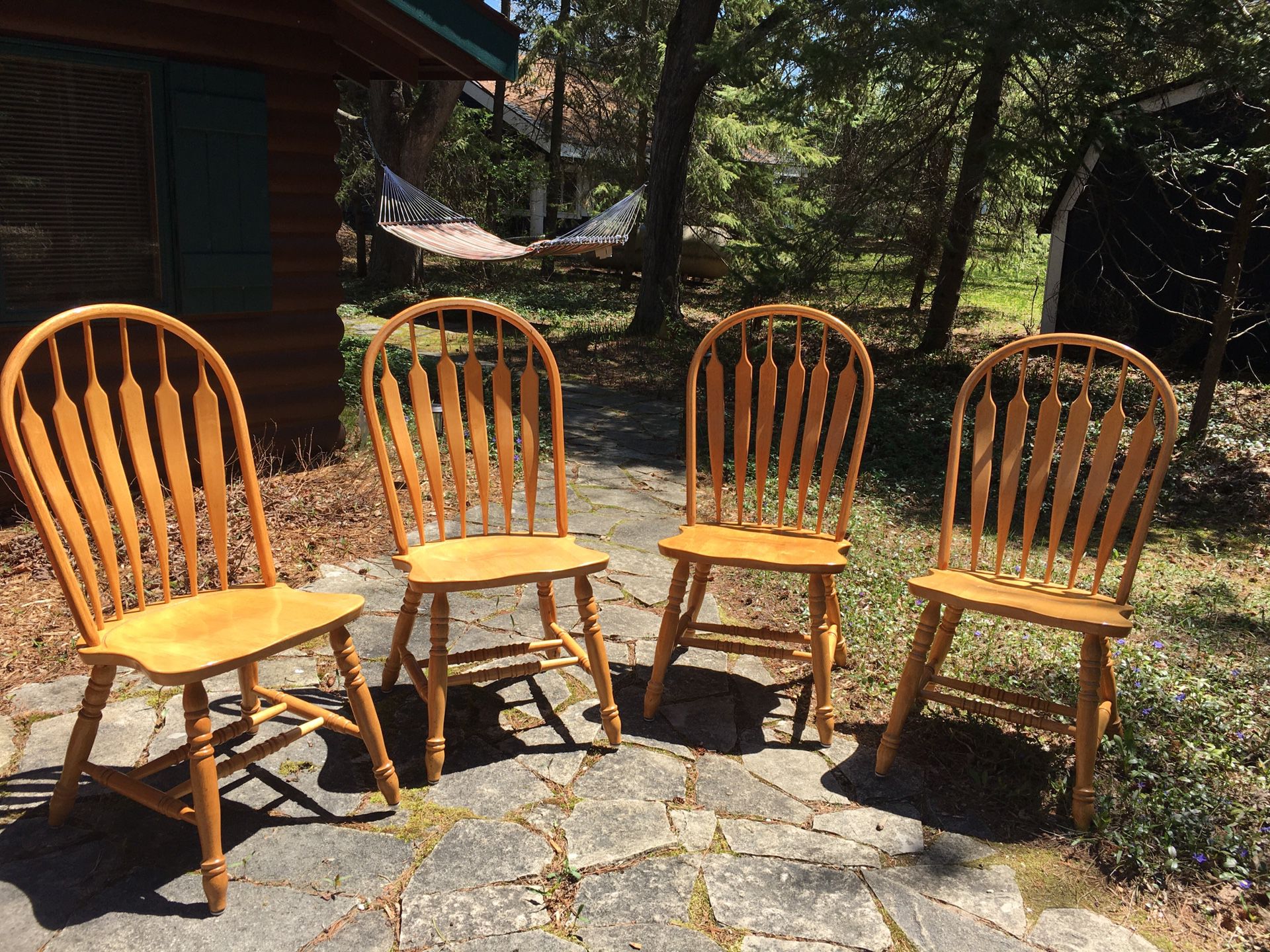 Four dining room chairs in great condition!
