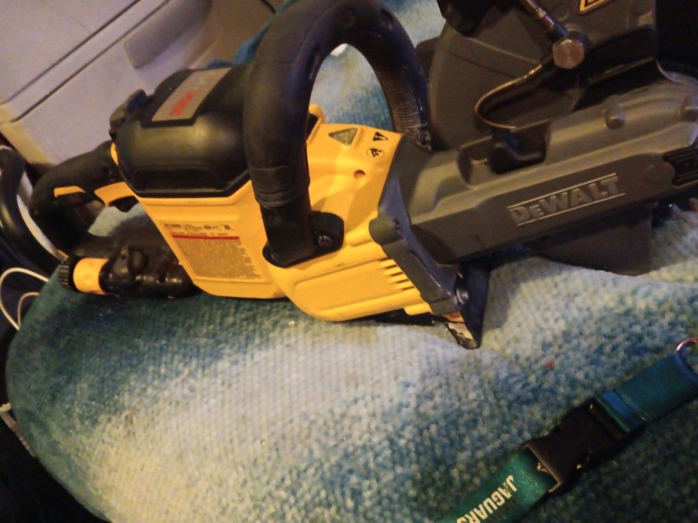 Concrete  Saw  Dewalt 