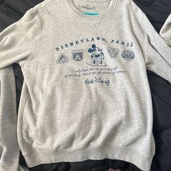 Disney Paris Sweatshirt Size XL(European)