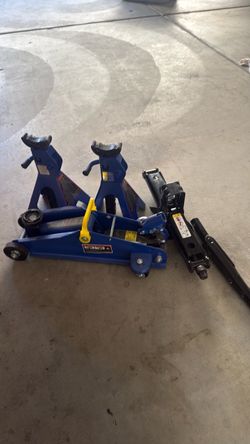Car jack and car jack stands duralast