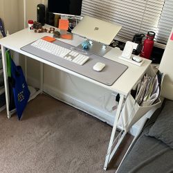 Work Desk (Well Maintained)