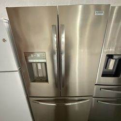 Frigidaire Refrigerator “36 ( Refrigeradores )