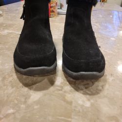 SKETCHES BOOTS  FOR WOMEN & SIZE 9 ........😁😊😍