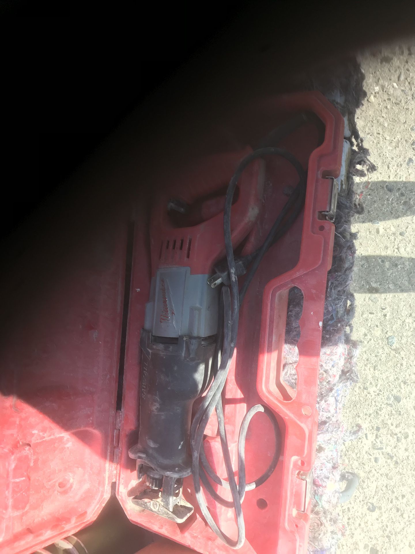 Milwaukee Super Sawzall 40$