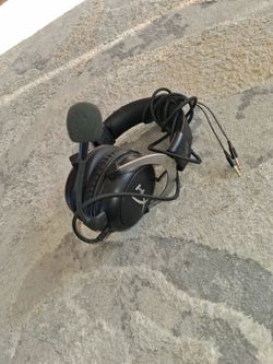 Hyper x cloud series gaming head set