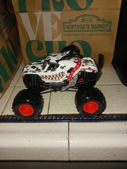 Monster Jam Monster Mutt Dalmatian 1:24 Scale Toy