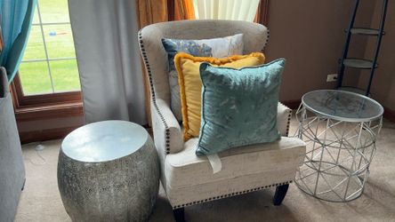 Cream color accent chair