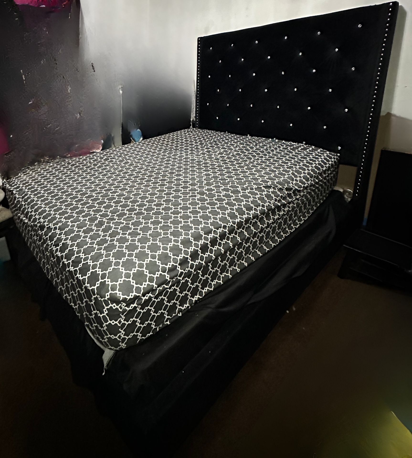 Queen Bed Frame And Mattress