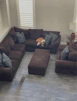 FREE COUCH