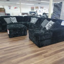 Brsnd New 4pc Sectional In Black Corduroy 