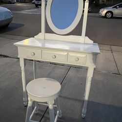 Small Vanity Set