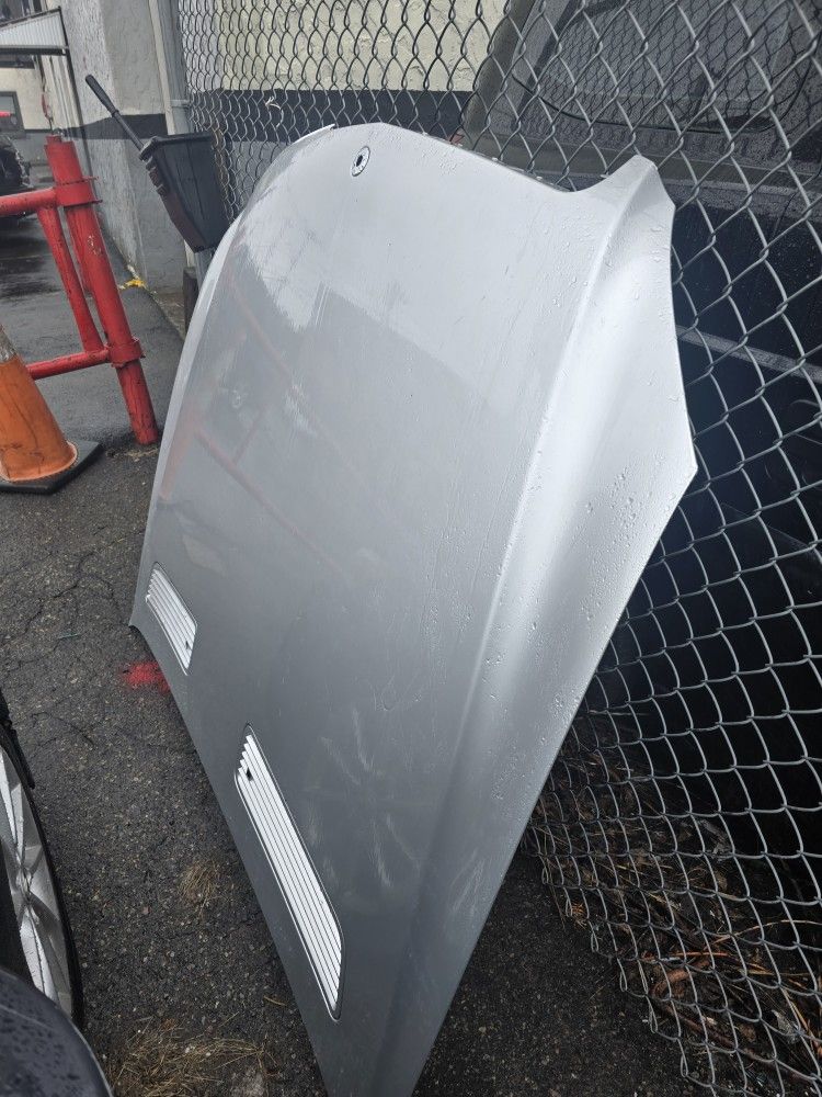 Mercedes S550 Hood
