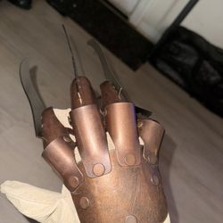 Nightmare On Elm St Glove 