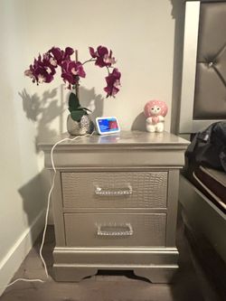 Moving sale
