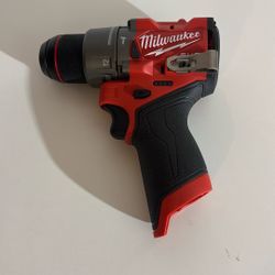Milwaukee FUEL M12 Hammer Drill