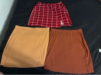 Skirts 3x$10 Large