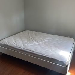 IKEA queen Size Bed Frame And Queen Mattress