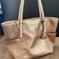 Micheal Kors Metallic Rose Gold Leather Tote Handbag 