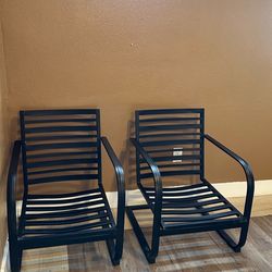 2  sillas de metal $25 each