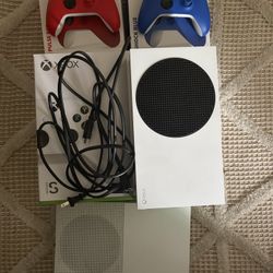 Xbox Series S And Xbox One S Bundle 