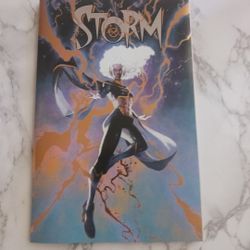 STORM #1 (MARVEL, 2024) Jerome Opena Gold Foil Variant
