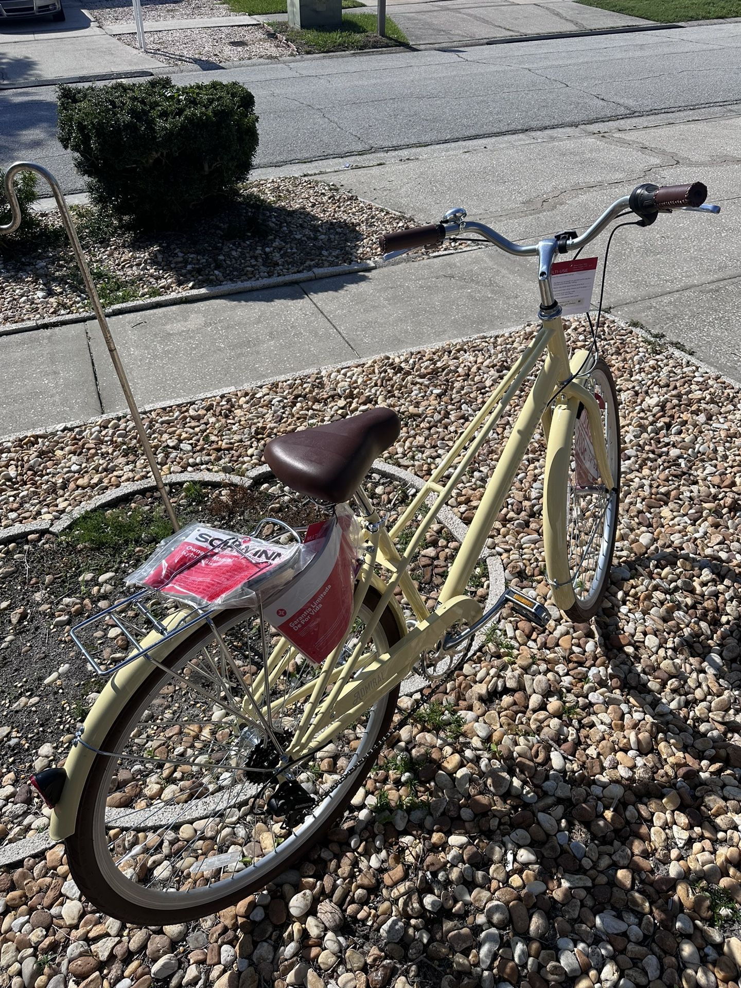 Schwinn Beach Cruiser 6 Speed-brand New