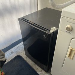 Mini Fridge 