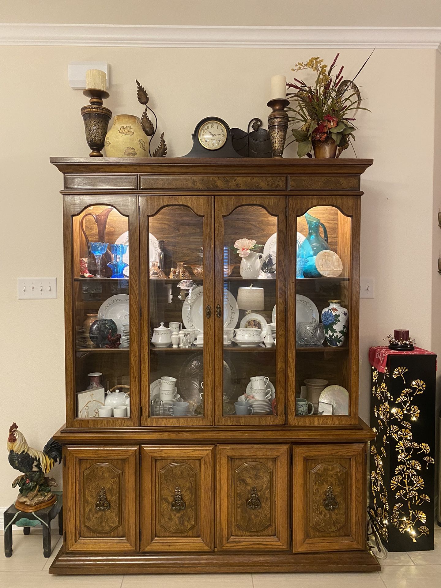 China Cabinet And Hutch