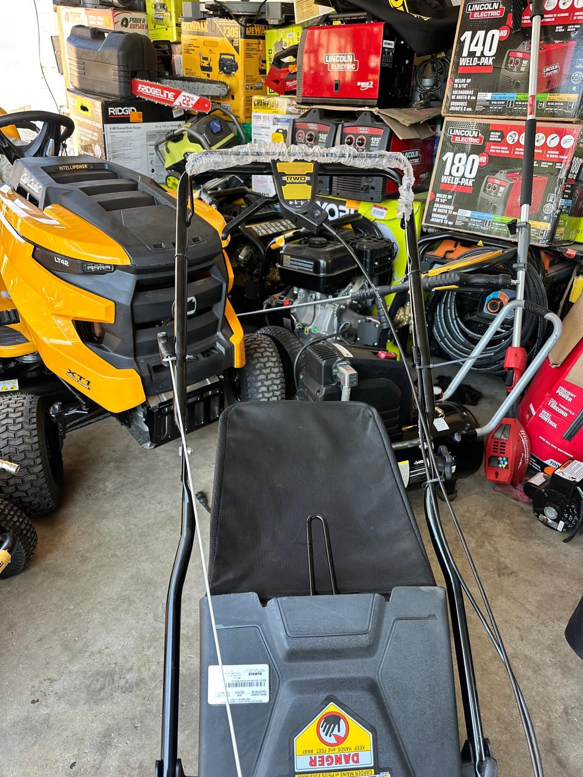 DEWALT 21 in. 150cc Briggs and Stratton 625ex Engine Rear Wheel Drive 2 in 1 Gas Self Propelled Walk Behind Lawn Mower