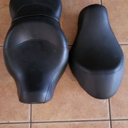 2 Harley Davidson Sportster 883 Black Seats