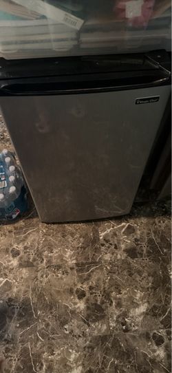 Mini fridge
