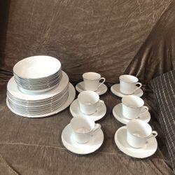 29 PCs  Of  Cotillion Queen Ann 