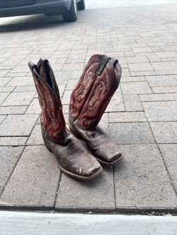 Women's Western Boots With Red Bottom Size 6.5 for Sale in Phoenix, AZ -  OfferUp