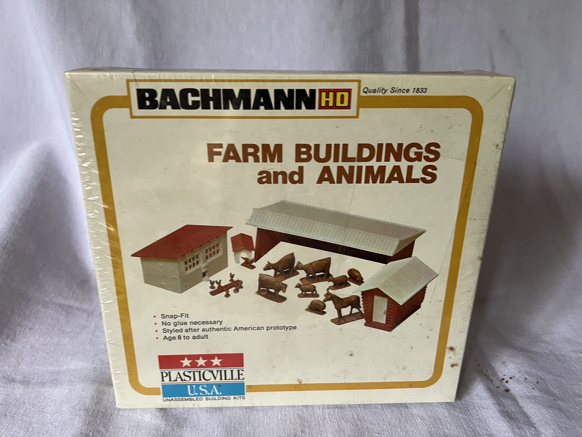 Vintage 1950’s Plasticville, USA Bachman Farm Buildings & animals for train collector