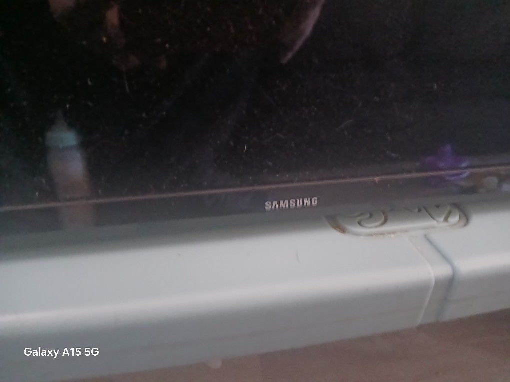 32 Inch TV