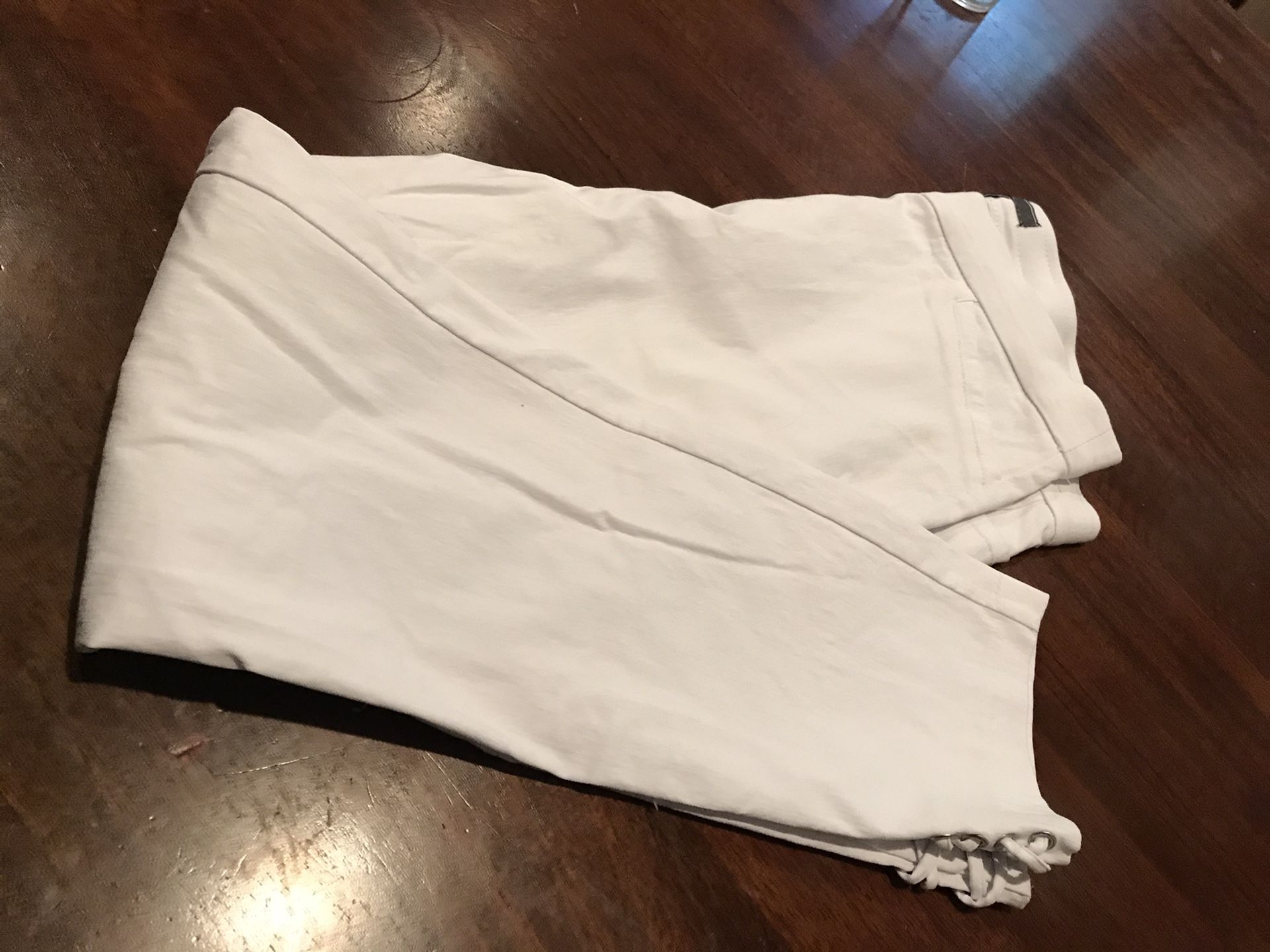 89th & Madison L cropped pants!