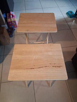 Folding meal table