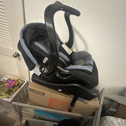 Brand New Baby Trend EZ Lift Car Seat With Base