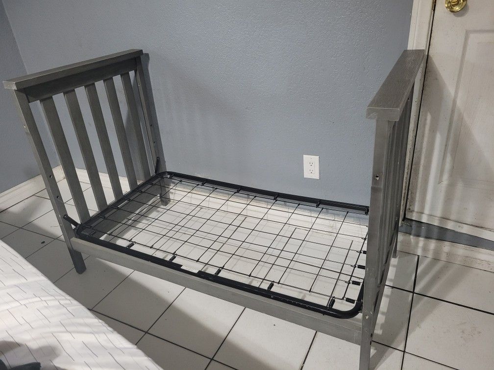 Baby Crib for FREE