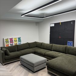 Large sectional Crate And barrel Couch 