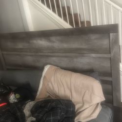 Dresser/bed 