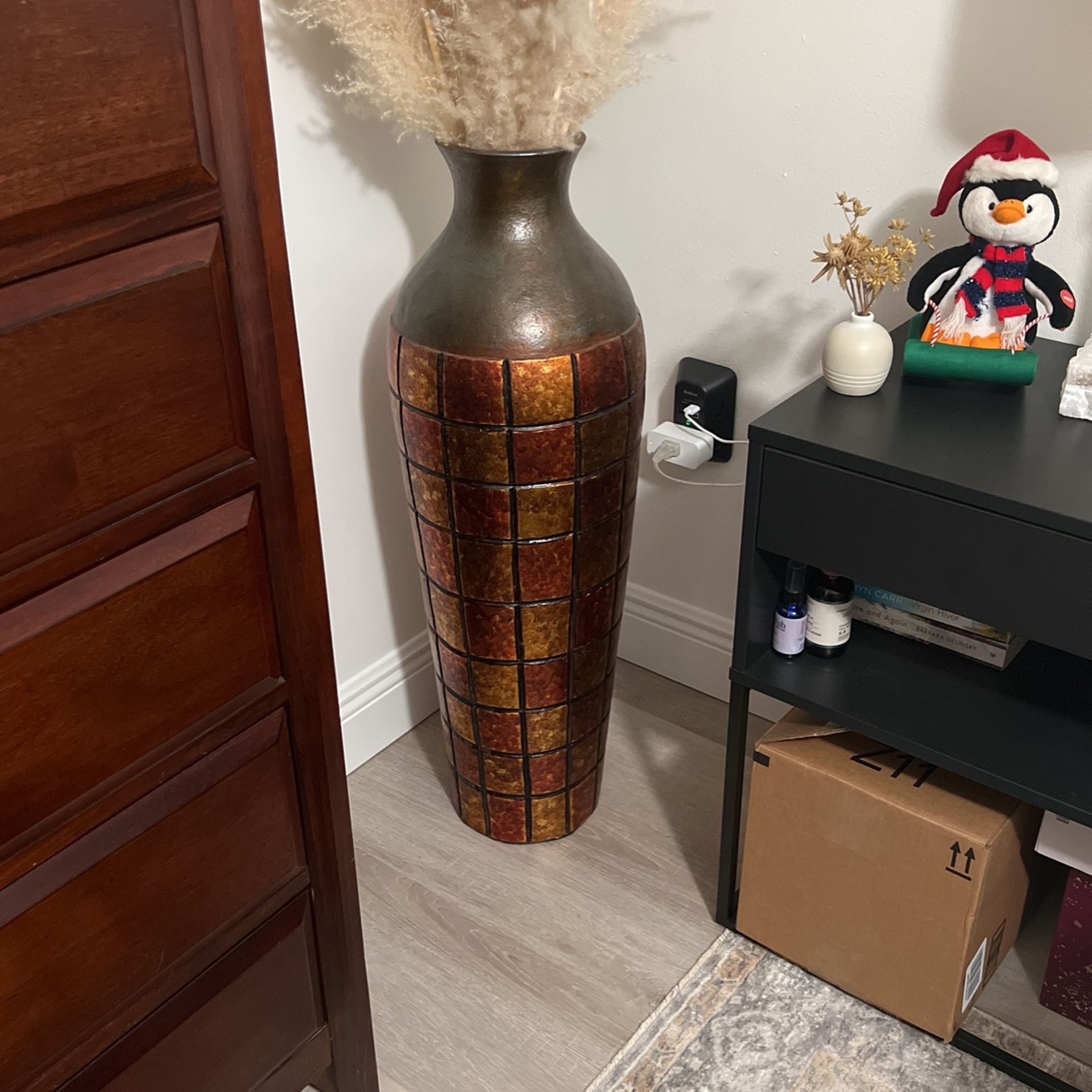Floor vase + Pampas