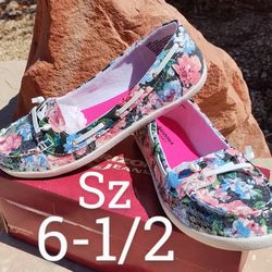 NEW IN BOX!  WOMEN'S SHOES * ARIZONA JEAN CO. (sz 6-1/2M)