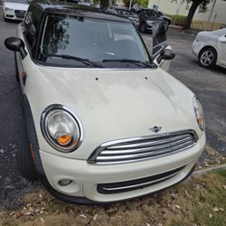 Mini Cooper 2013 Hatchback,beige,69.500..miles,beautiful, 5.500$