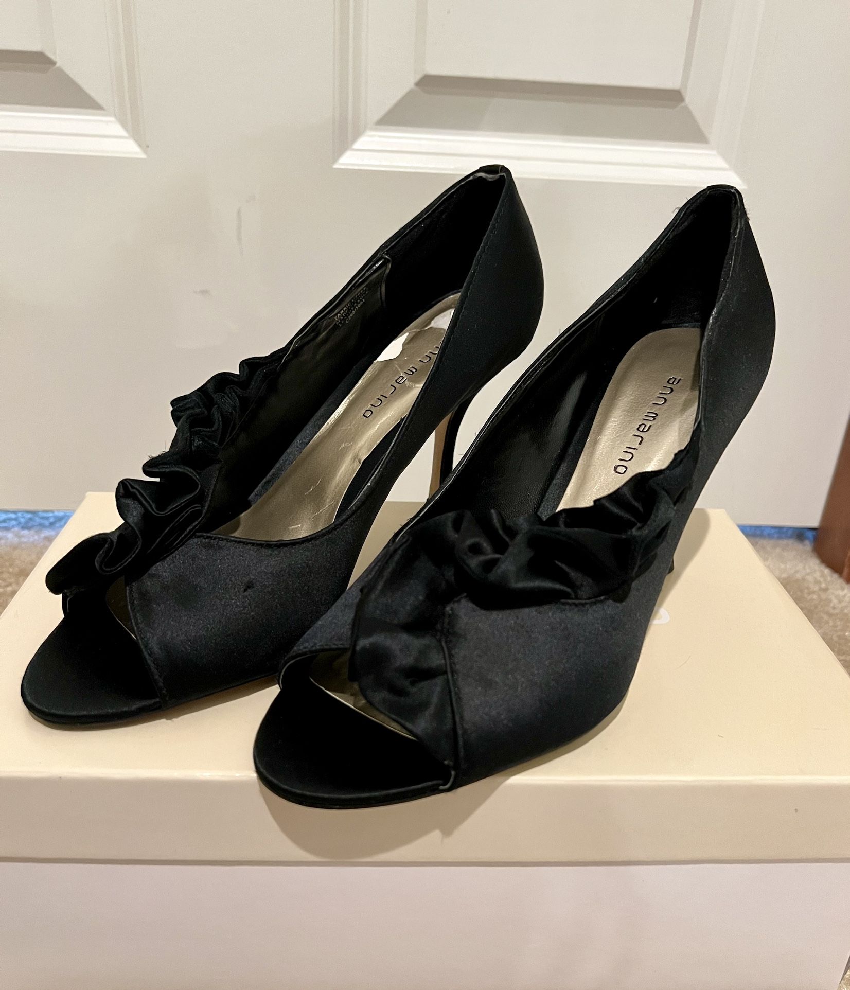 Ann Marino Black Satin Pump 7.5