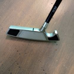 Lefty or Righty Golfer Putter.. Saks Parente Blade Putter 