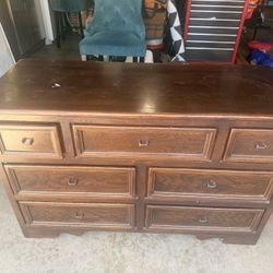 Dresser And 2 Night Stand 