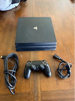 PlayStation 4 Pro 1TB $100   (( Console Only)turns On But Doesn’t Read Discs You Can Just Download The Games