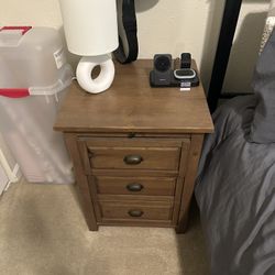 Nightstand 
